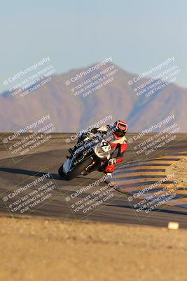 media/Dec-16-2023-CVMA (Sat) [[bb38a358a2]]/Race 13 Amateur Supersport Middleweight/